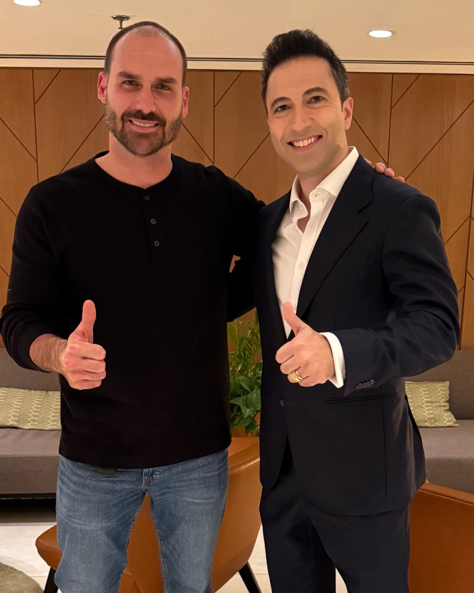 BolsonaroSP's tweet image. 🇮🇱 Muita honra em conhecer hoje pessoalmente Dr. Eli David, um homem de valores, com a bússola moral correta. "Todah raba" pelo seu apoio🙏

🇮🇱 Great honor knowing in person today @DrEliDavid, a man of values, with the compass on the right way. "Todah raba" for your support 🙏