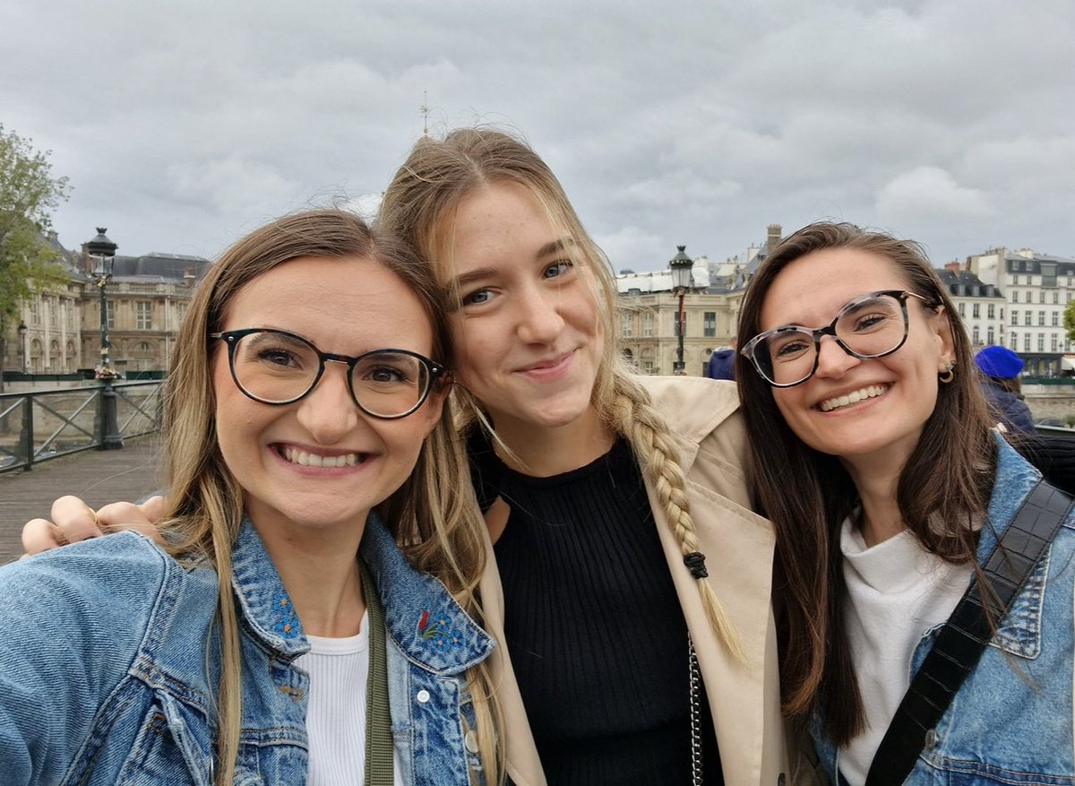 lucia_swiftiee's tweet image. Wishing you the happiest birthday today @ridinshotgun13 🥹🩷 I hope u had the greatest day, your creativity and light gives energy to anyone that has the luck to be your friend. Love you lots bestie! To growing up together ✨🫶🏻