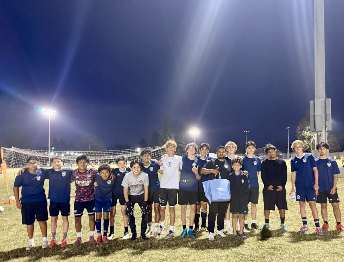 golovebe's tweet photo. 24 hours left to buy See’s and support oaks FC soccer team! Ships direct to you.
https://t.co/jwxL9mgh82
#seescandy #corporategifts #supportsoccer https://t.co/1ZOXztRHMY