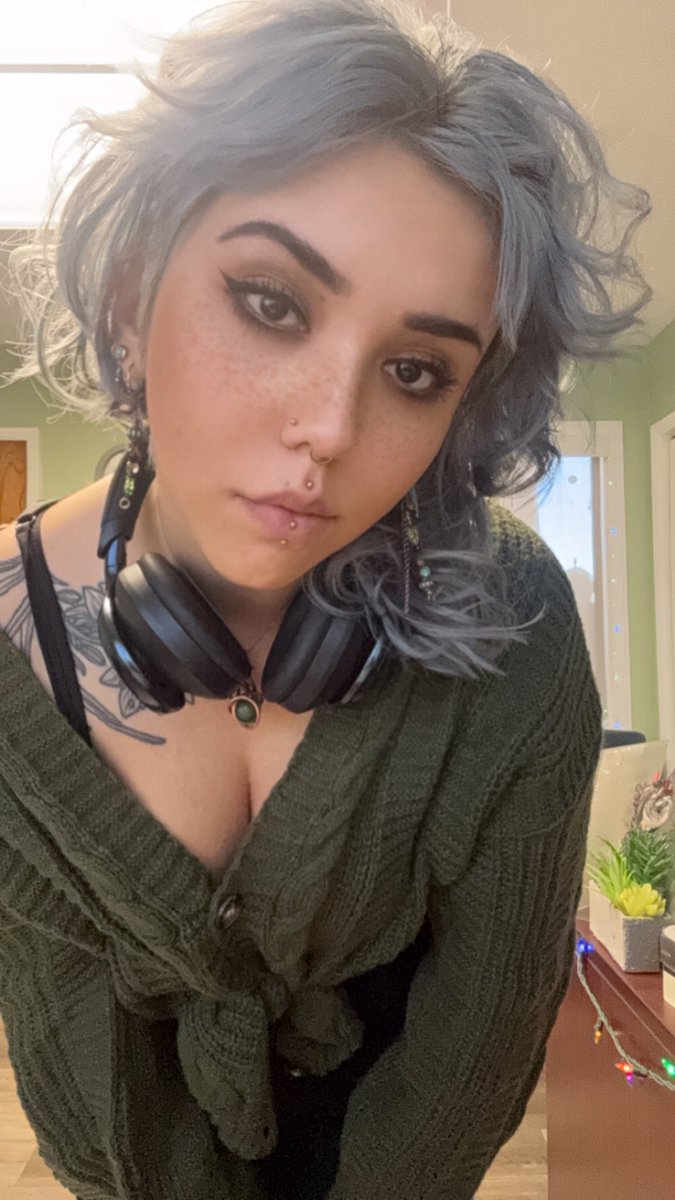ctrl_zii_'s tweet photo. 🫧🌞🦋🌱 https://t.co/6fmYdG5q0g