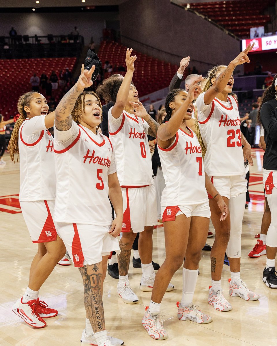 UHCougarWBB's tweet photo. Back at home this Sunday and we need YOU there!

🆚 Southern
🕑 2 pm
🆓 Gameday buttons while supplies last
🎄 Pregame photo opportunity with Shasta Claus
✍️ Postgame autographs with #24 Shun Anumele 
🎟️ Get your tickets: https://t.co/5K2AVkmt5z https://t.co/XpAbYTaIZS