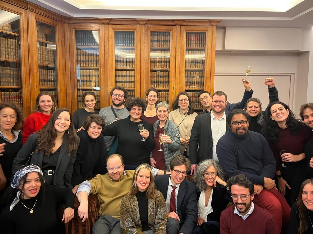 #Viedavocate #MCO avec la formidable team du <a href="/syndicatavocats/">Le SAF</a> emmène par <a href="/MohamedJaite/">Mohamed Jaite</a> nos candidats #AliceOriol &amp; <a href="/raphkempf/">Raphaël Kempf</a> ont résolument gagné leur place au Conseil de l'Ordre où il défendront passionnément notre Robe n'en déplaise aux fâcheux (ils se reconnaîtront) <a href="/safsaada/">Rachel SAADA</a>