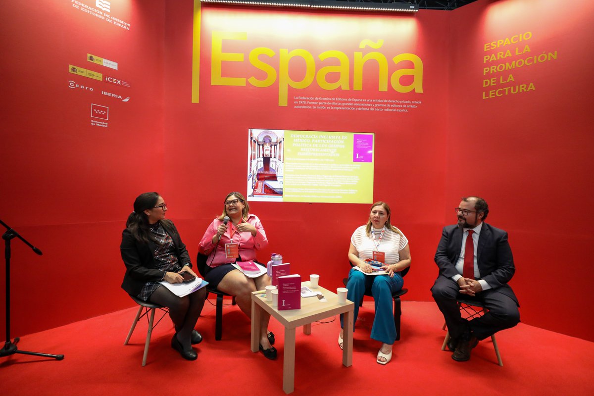 TEPJF_GDL's tweet image. 📚Hoy se presentó el libro “Democracia inclusiva en México”, un espacio de reflexión sobre la participación política de grupos históricamente subrepresentados. Participaron Rebeca Barrera Amador, Irina Cervantes Bravo, José Antonio Estrada Marún y Yessica Esquivel Alonso.