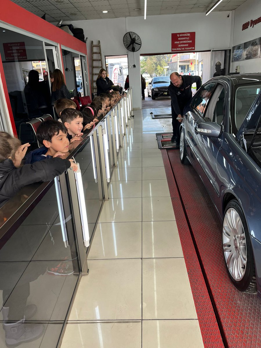 5-A  Çocuk Kulübü Sınıfımızın Aile katılımı sonrası Oto Ekspertiz  gezisi... Dikkat  çekici ve  iz bırakan gezi için ailemize teşekkür ediyoruz...