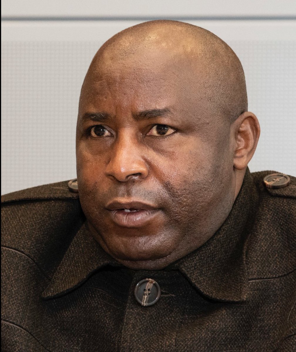 Je vais vous expliquer brièvement pourquoi <a href="/GeneralNeva/">SE Evariste Ndayishimiye</a> a décidé d'attaquer le M23 ces derniers jours. Installez-vous confortablement.

1. Evariste n’a jamais anticipé la signature de l’accord de Washington entre les présidents Paul Kagame et Félix Tshisekedi. En réalité,