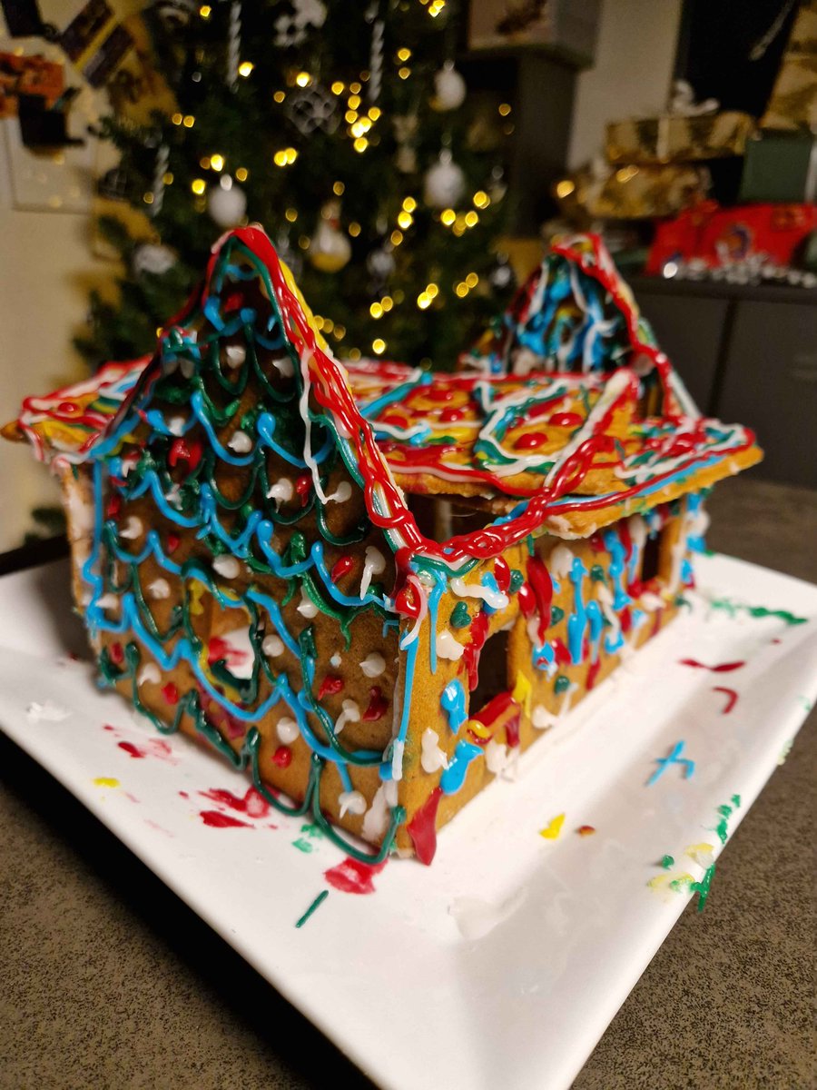 soph 🗸 tweet media