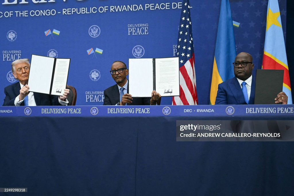 JustinParadoxe's tweet image. 🛑 #RDC| Mon Analyse politique sur l’accord RDC – Rwanda signé aux USA
===============================
L’accord signé aujourd’hui marque un tournant diplomatique majeur dans la région des Grands Lacs. 

Officiellement, il vise à restaurer la paix dans l’Est de la RDC et à…