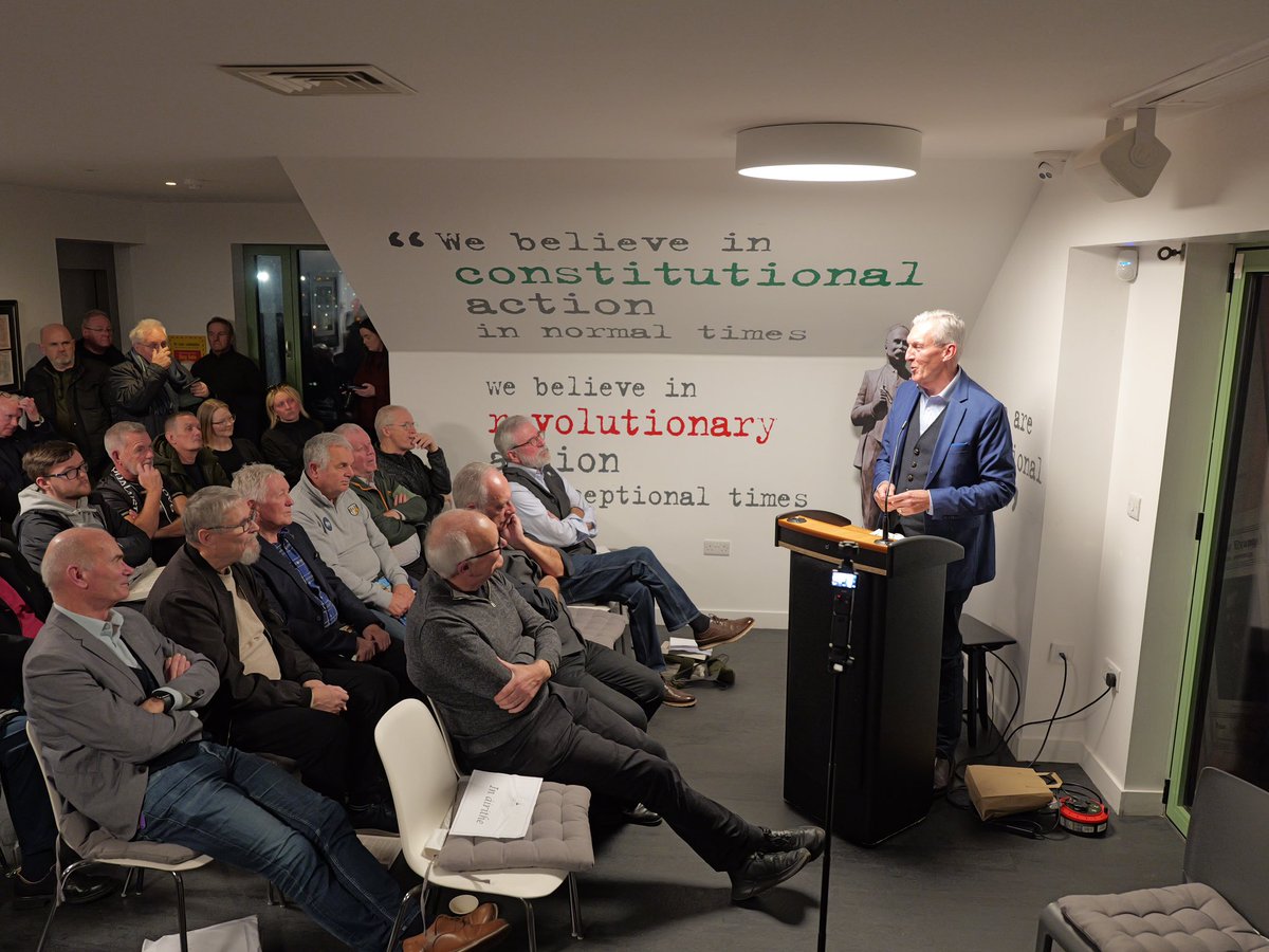 JamesConnollyVC's tweet image. Full house in Áras Uí Chonghaile for the launch of ‘And Flowers Grew Through The Concrete’ with Laurence McKeown, a powerful account of his time in the H-Blocks from 1981-1991.

Many thanks to Laurence and Gerry Adams for their moving contributions this evening 👏