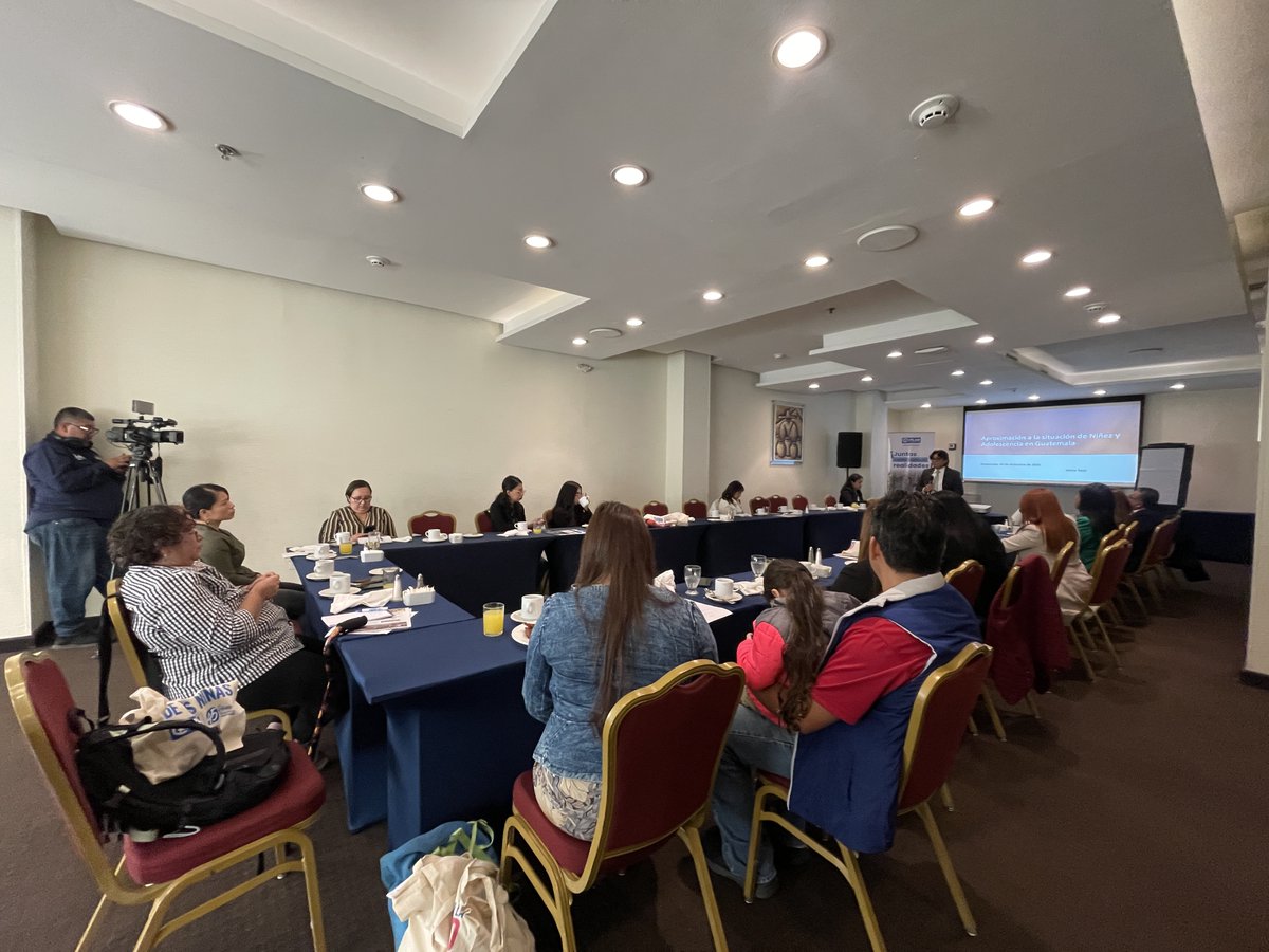 🗣️ Hoy compartimos con periodistas, locutores y profesionales de la comunicación sobre "Relevancia del periodismo y la comunicación en los derechos humanos con enfoque pertinente de niñas, niños y adolescentes". 🧒🏽👧🏽 

#HastaLograrLaIgualdad #PlanInternational #Guatemala