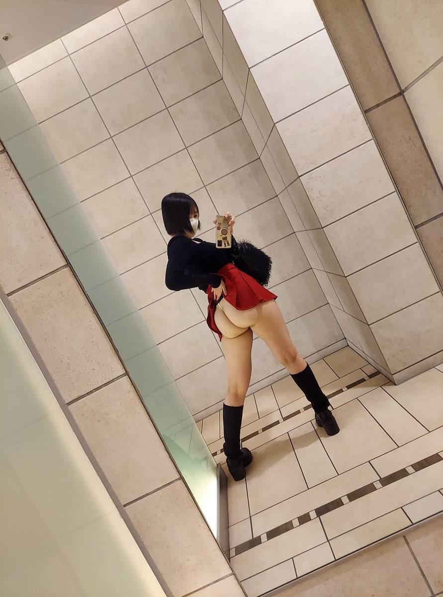 Yurina🍑さんのエロ画像、2025年12月05日06時11分46秒に投稿