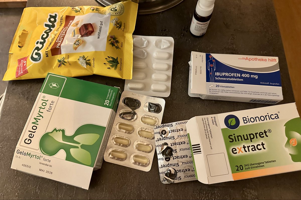 Kurz Mimimi

Seit Tagen plagt mich eine mittelgradige Mittelohrentzündung…
Heute Nachschub.

Warum ist die Belüftung mit Medikation so viel besser als ohne?

<a href="/NiniBela1/">Nini Bela</a> vielleicht?