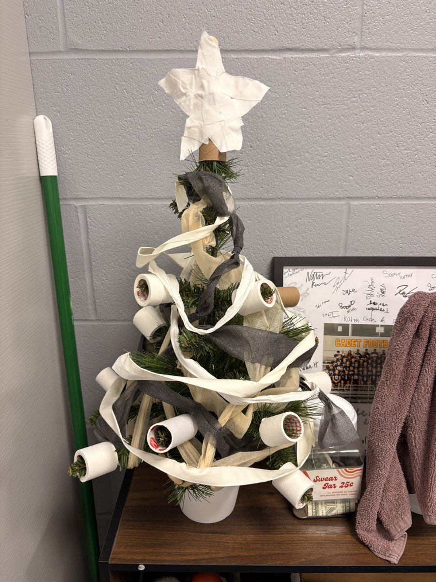 cadetATR's tweet photo. Student aide project today 🎄 https://t.co/MmKeUgmSZz
