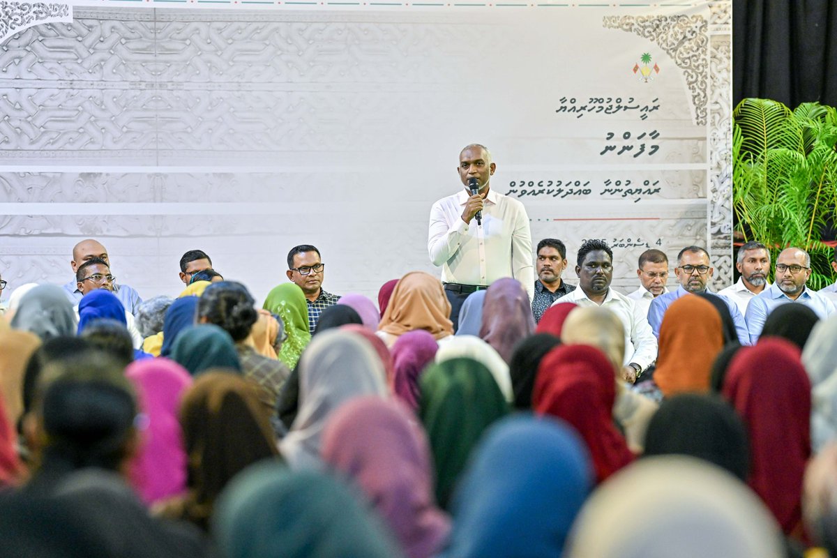 ނޫސްވެރިކަމުގެ މިނިވަންކަން އޮތީ "ތަންމިނަށް" ހުޅުވާލެވިފައި ކަމަށާ، ނަމަވެސް، އެއްވެސް މީހެއްގެ ޢަބުރު ކަތިލުމުގެ ފުރުޞަތެއް އެމަނިކުފާނުގެ ސަރުކާރުން ނުދެއްވާނެކަމުގައި ރައީސުލްޖުމްހޫރިއްޔާ ވިދާޅުވެއްޖެ
presidency.gov.mv/Press/Article/…

#RayyithunGaathah 
#MaafannuVisit