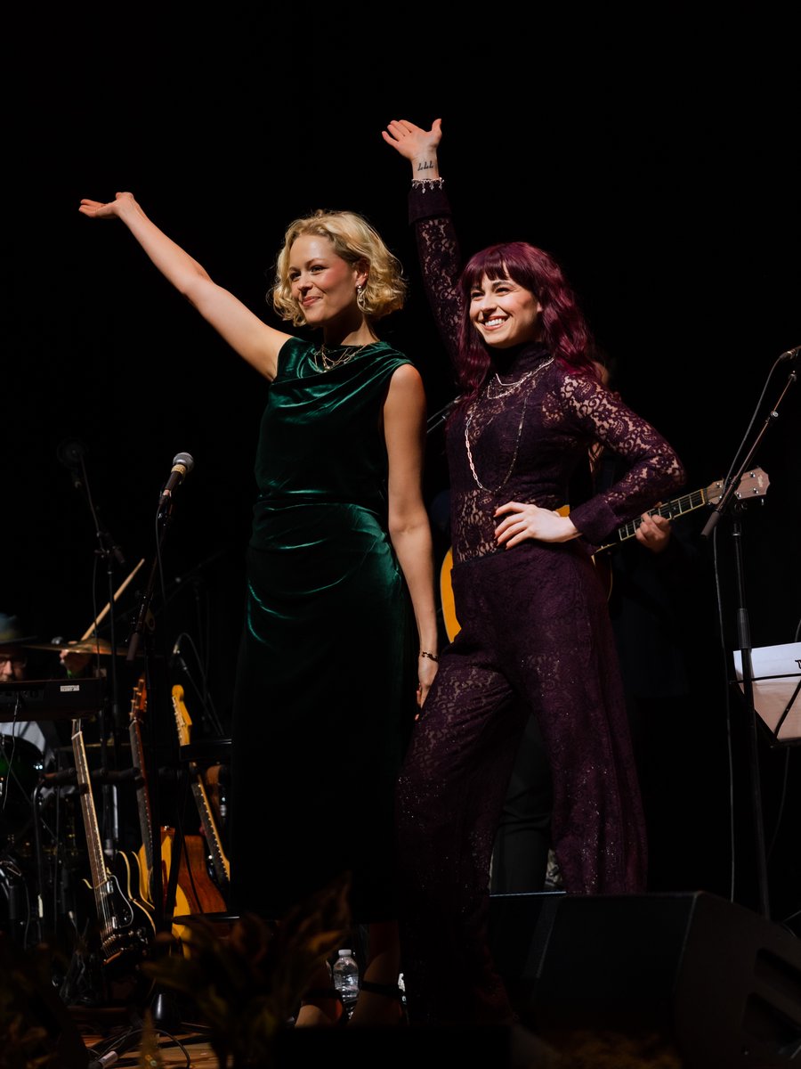 goodgriefwrites's tweet photo. GGP 2025 Vol. 4 💜Still floating from last week.

Endless gratitude for our incredible artists: @NicolinaBozzo  • @TheRaySalgado  • @itsniiva  • @thequeenpri 
Our unreal band Jake •  Celia • Kevin  • Brandon  •  Tompa
And the beautiful humans at @masseyhall &amp; @tdmusichall https://t.co/ZIxsXw9VbK