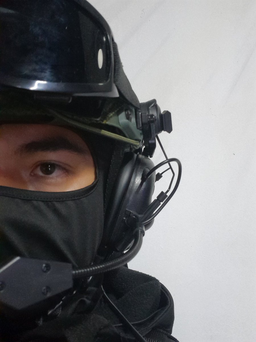 Tony_SA11's tweet photo. Finalmente nuestra comandante ha debutado y con ello el ejercito R.U.R.U entra en acción con valor y coraje!!
Aqui les dejo un cosplay del Soldado/Soldadito visto en el video lore de Sylvie
#SylvieRuru
#Rutelier
@SylvieRuru https://t.co/asSvOiYKga