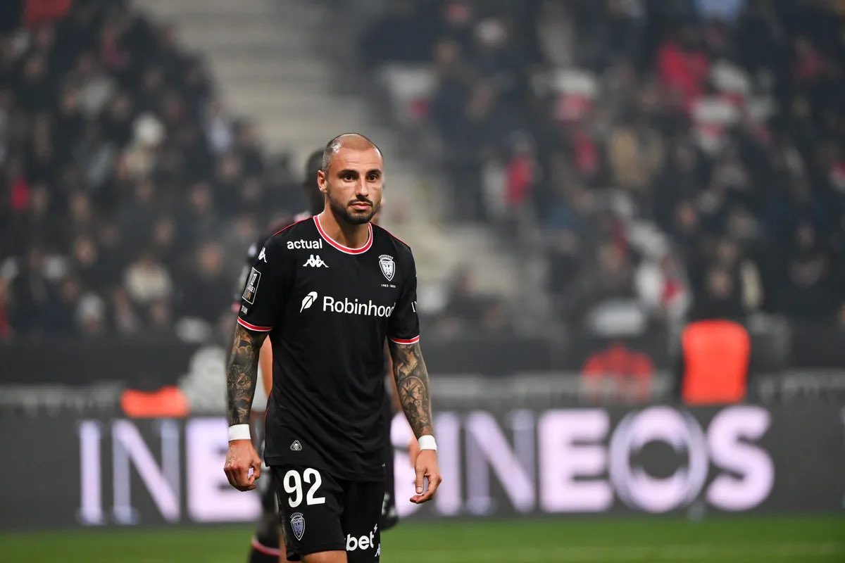 NissaEbasta's tweet image. 🚨🚨Riolo allume Clauss : 

« Jonathan Clauss faudrait se mettre en tête que c’est un gros mytho. Ce serait bien qu’il arrête de prendre les gens pour des cons et s’il peut quitter le football français personne ne s’en plaindra » 

#OGCNice