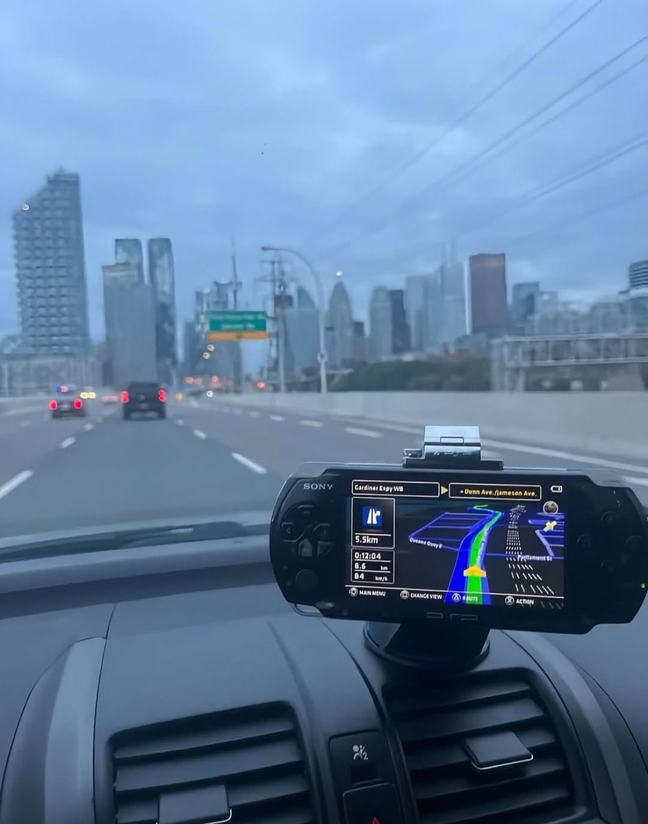 定 (@de3dsoul) on Twitter photo 