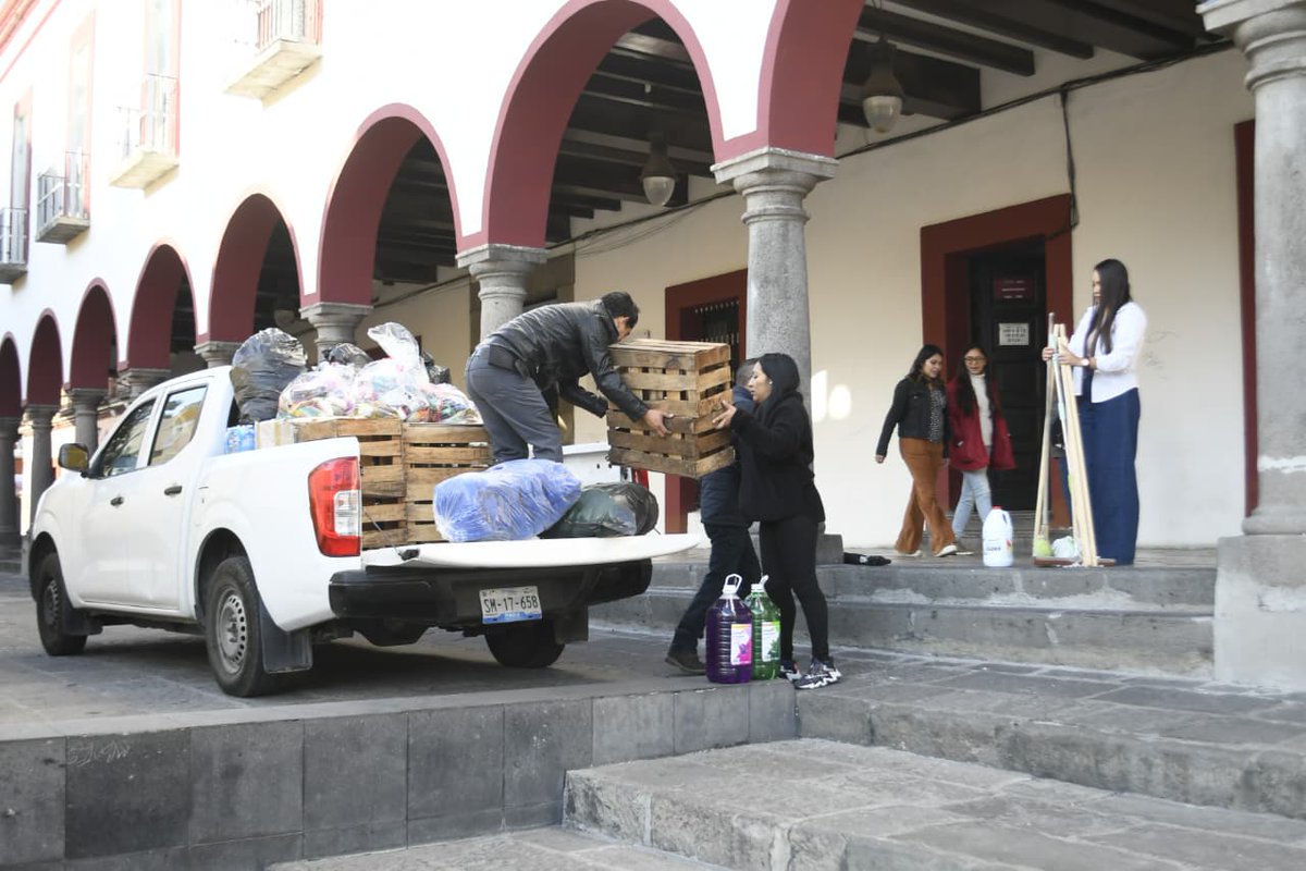 El Voluntariado de la Secretaría de Salud, presidido por Berenice Heredia Bustos (<a href="/BereniceHeredi7/">Berenice Heredia</a>), encabezó la entrega de donativos 🤝 a la Posada AME del Hospital de la Mujer y Neonatología de Tehuacán del <a href="/IMSSBPuebla/">IMSS Bienestar Puebla</a>, así como la distribución de cobijas 🧣 en este nosocomio.