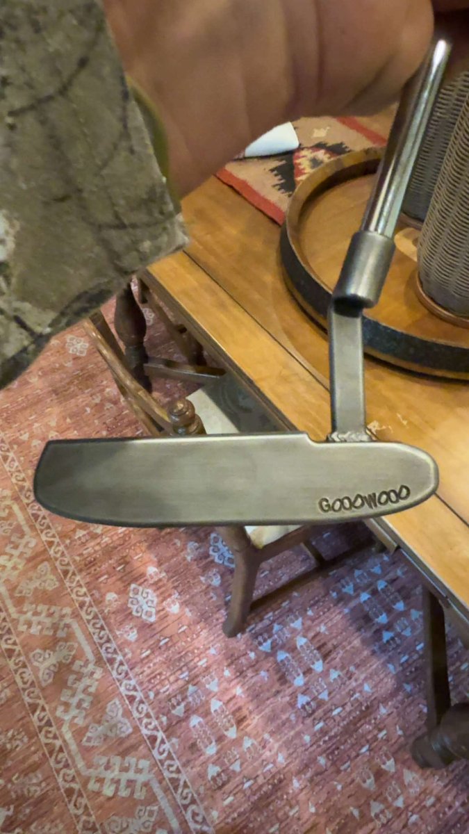 ParanoidAlien9's tweet photo. @BowTied_Golfer Gaming a Goodwood right now. Complete custom. Made with incredible craftsmanship. Cheaper than Labs, Scotty Cameron, Etc… https://t.co/xvuDCAl9K0