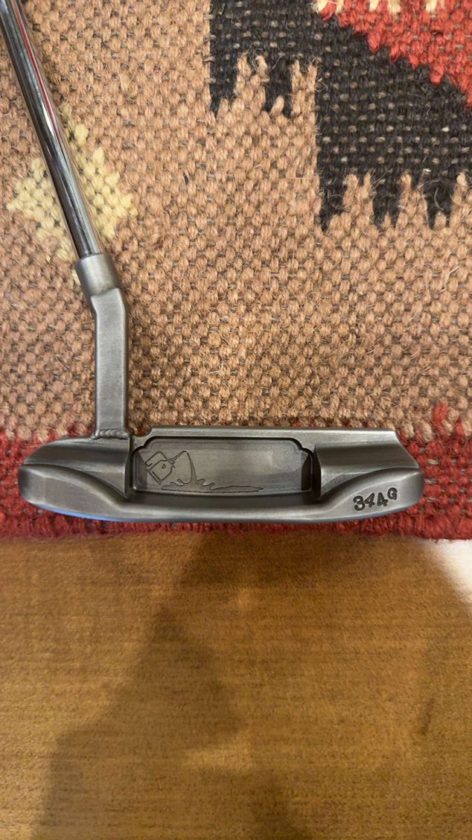 ParanoidAlien9's tweet photo. @BowTied_Golfer Gaming a Goodwood right now. Complete custom. Made with incredible craftsmanship. Cheaper than Labs, Scotty Cameron, Etc… https://t.co/xvuDCAl9K0