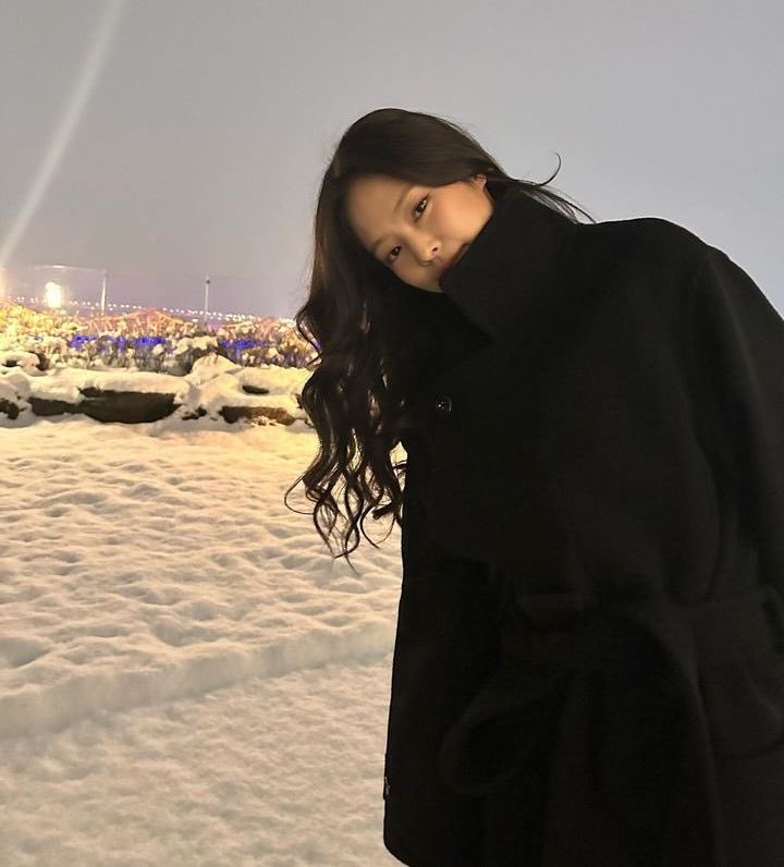 jetaimejendeuk's tweet photo. Missing her extra today 🥹 https://t.co/J8HfCHhgOF