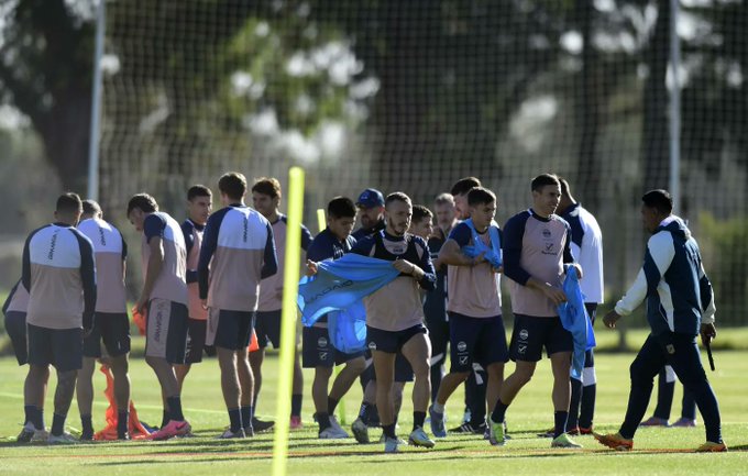 G7WvbfrWwAAKXKy?format=jpg&name=small