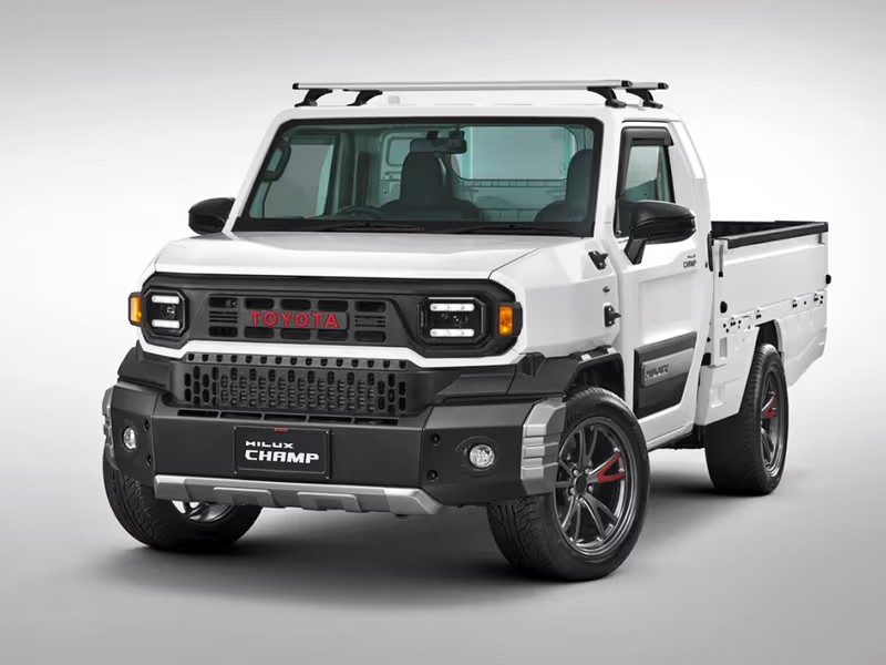 Toyota Hilux Champ. Hinta alkaen 12.000 USD.