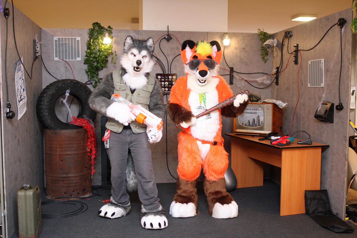 Teamed up with <a href="/ZenAku_wolf/">ZenAku</a> for this #FursuitFriday ! 

#Cesfur2025 #furry #fursuit #fursuiter #furryfandom