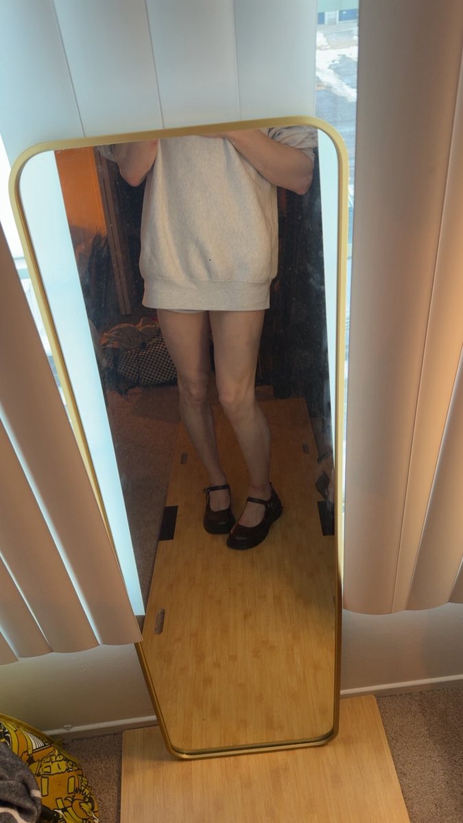SisSashaa's tweet photo. New MJs came in😍🥰🎀
Already making my feet sweaty💦
#sissy #dolly #shoeslut https://t.co/vUjUbu2ngn