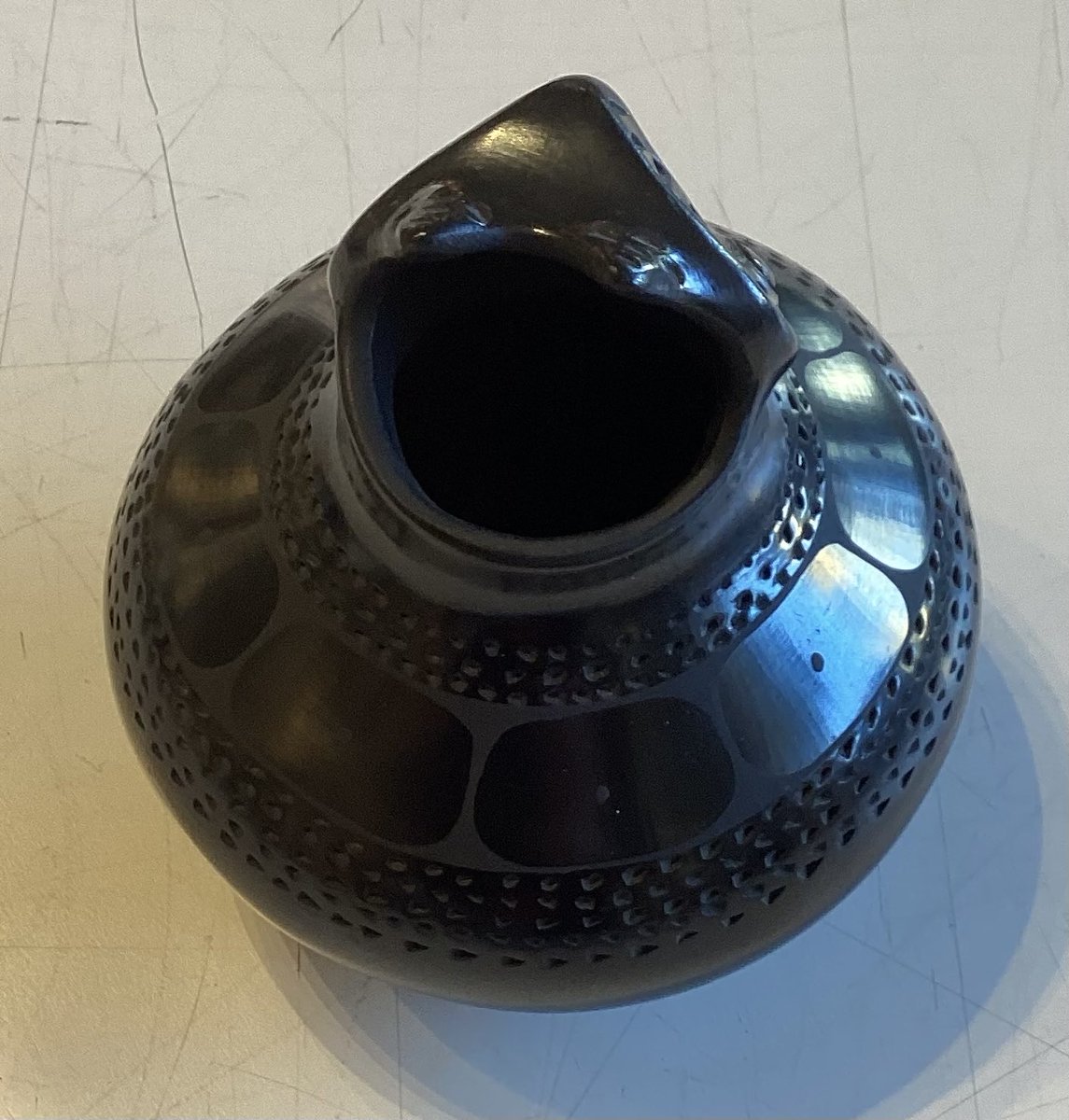BacktothePic's tweet photo. Patty Quesada
“Vase”
Ceramic 

#FineArt
#ArtSale
#ShopLocal https://t.co/tRjbLOFt3V