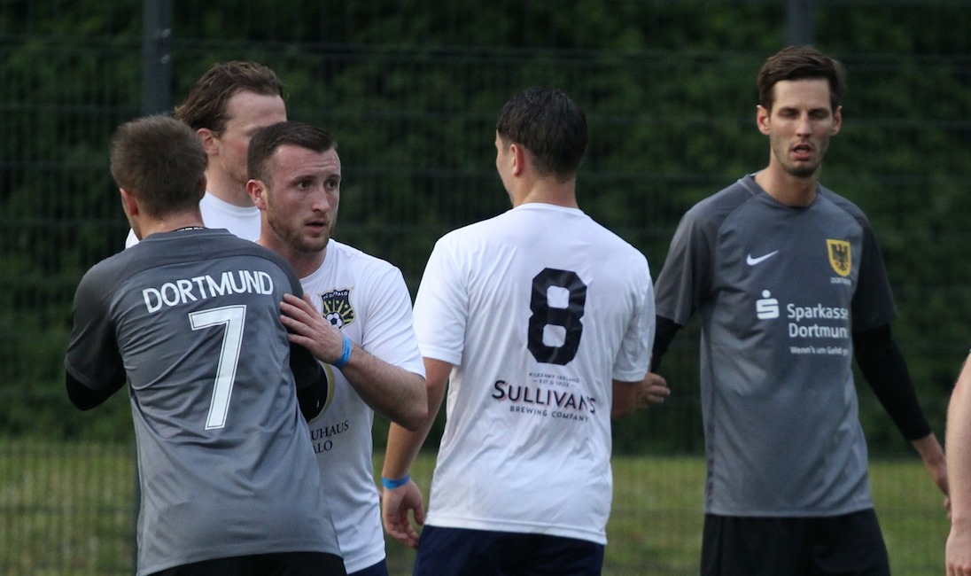 FCBuffalo's tweet image. In 2019 we had the privilege of representing @BuffaloDortmund in 🇩🇪 as part of a wonderful Sister City relationship with @stadtdortmund 

How incredible to still know and love the same folks all these years later.

Learn about hosting Dortmund students: buffalo-dortmund.de/?fbclid=IwY2xj…