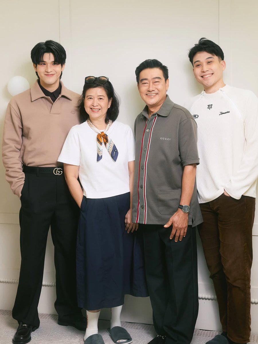 when the whole family is together🥹and the nateetorn gene is insane they all age like fine wine😭

#skywongravee