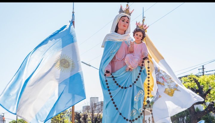 budapest1185's tweet photo. Argentina nació Católica y siempre lo será 🇦🇷✝️ y que lo lloren las sectas https://t.co/nSGo0v0Qoj