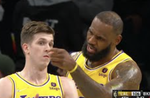 NBAMemes's tweet photo. Austin Reaves had 44 points
LeBron James had 8 points

Crazy how far we've come from this moment. https://t.co/Hyt0il5i7Y