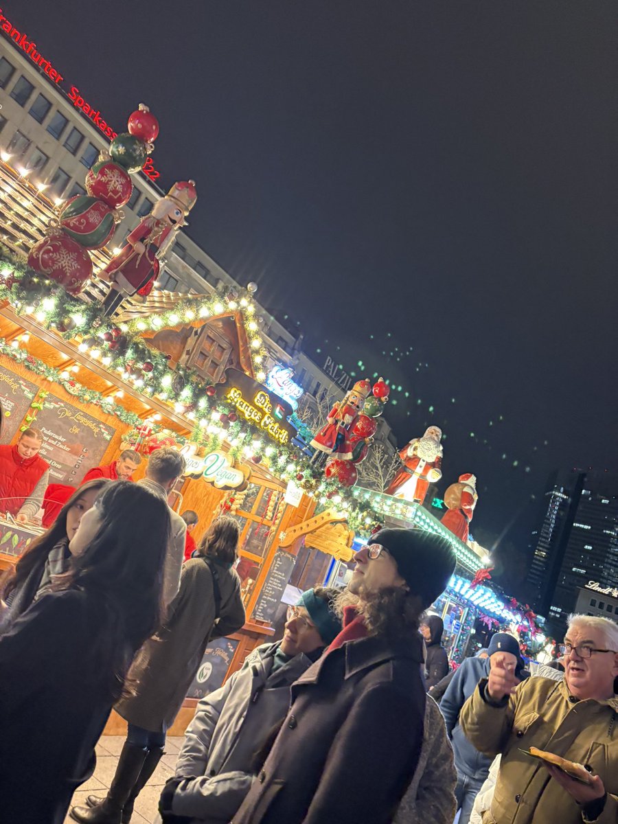 無事到着😄
あたくし、一人旅行楽しんでおります😗あたしはどこにいるでしょう🚶店は営業してます🤩