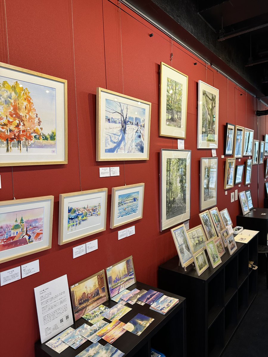 TWS中部支部展『Gift of Watercolor』
ついに始まりました！

赤い壁に力作がズラリ！大変見応えがあります！✨
皆様のご来場を心よりお待ちしております！

会期:2025/12/5(金)～7(日)
場所:Gallery Kardalio
愛知県名古屋市中区門前町5−19
時間:11時〜19時

#透明水彩研究会