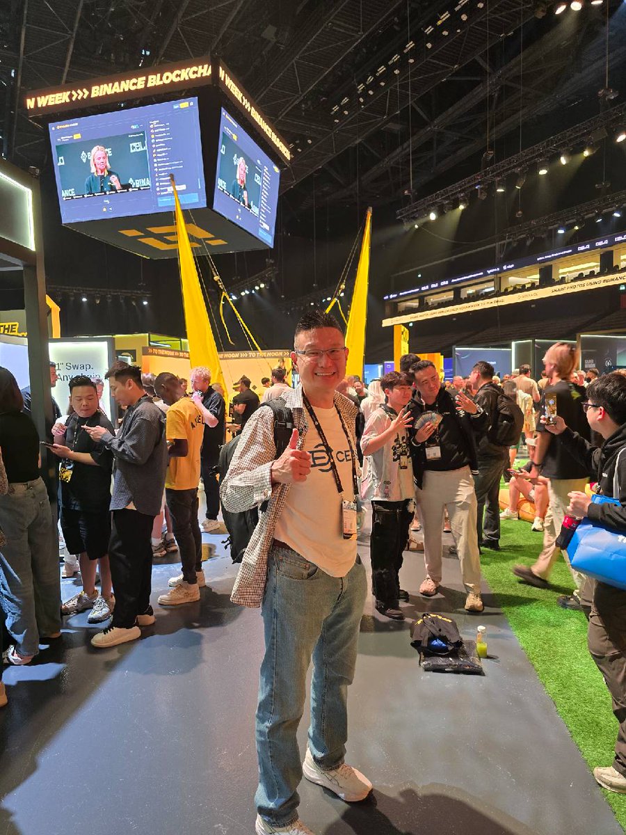 CESS_CN's tweet image. 🇦🇪 #CESS CBO @mengchanshu1出席2025年币安区块链周迪拜站， 与 #Web3、#AI 和 #DePIN 领域的领军人物交流，探讨合作机会，并分享 CESS Network 在人工智能时代构建可信赖的去中心化数据基础设施的愿景。

如果您也在迪拜，欢迎联系！
#BinanceBlockchainWeek #Dubai