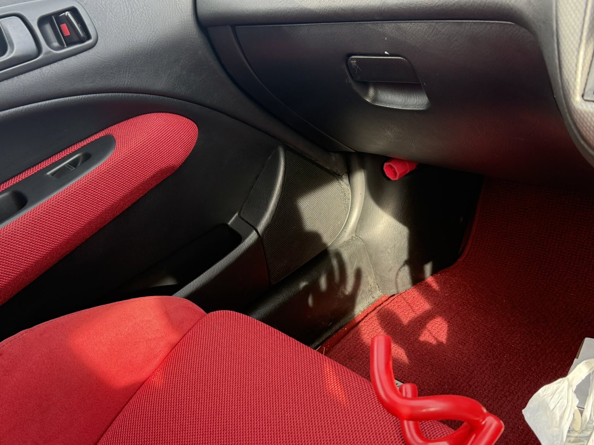 PathTyan's tweet image. 雨漏りすなぁ。