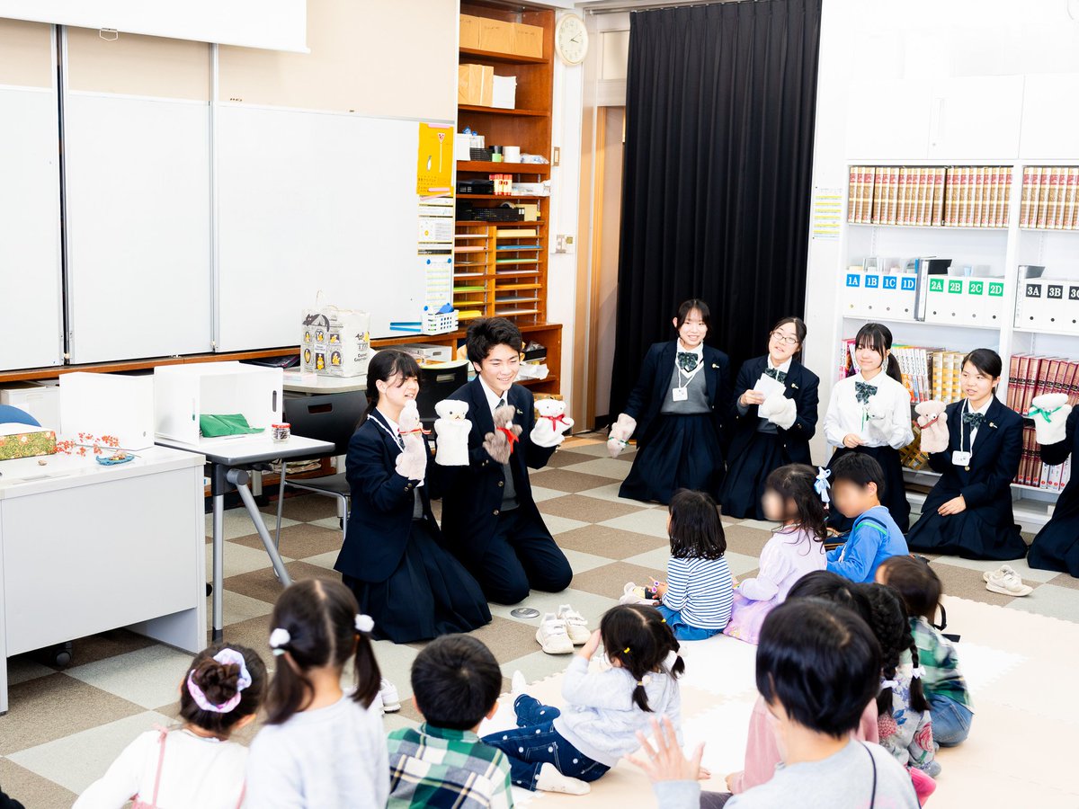 seikyolibraria's tweet photo. 清教幼稚園の生徒がリブラリアに遊びにくる企画「リブラリアたんけん」今年度2回目が無事に終わりました！ 今回も生徒がたくさん頑張ってくれました。 https://t.co/XqZoLg3eWG