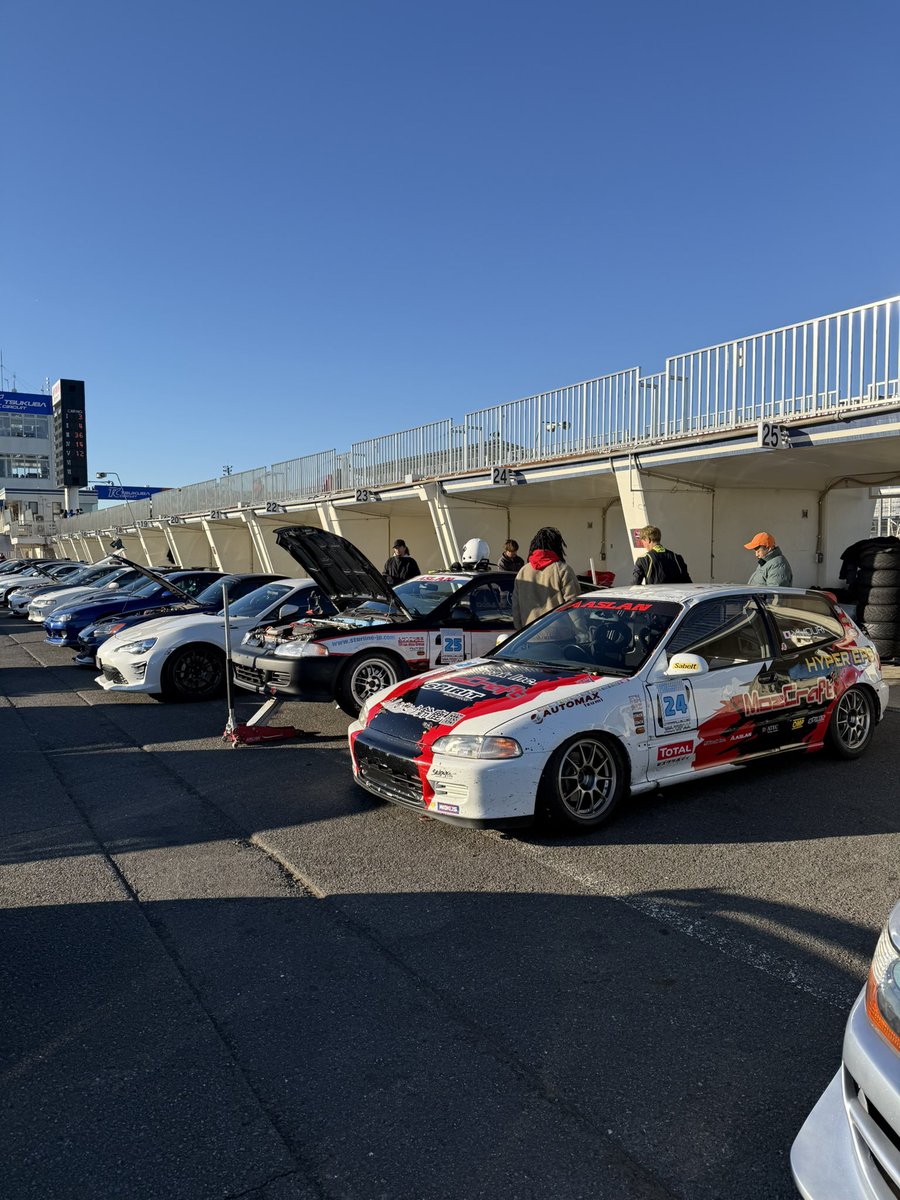 mozcraft_japan's tweet photo. 本日はアンパラレルド様主催のTRACK DAY TC2000に参加させて頂いおります!朝2本目からベスト更新⏱️
筑波N1レコードタイム1分3.599秒更新目指して頑張ります😁
#アンパラ走 #mozcraft https://t.co/8hB8fWje2J
