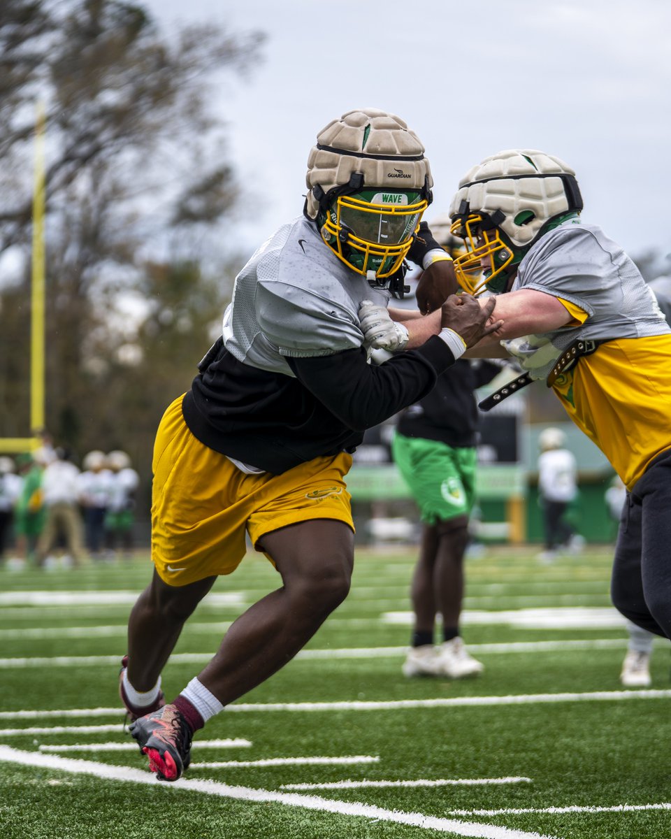 SummervilleFB's tweet photo. The pain of discipline or the pain of regret.

#GoBigGreen | #VilleMentality https://t.co/bCMMQJ9U0E