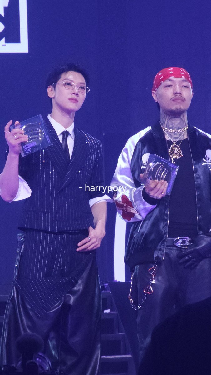 ยินดีต้อนรับคุณสู่นครดารา baby you shine like a star 
เจ้าของรางวัลแดซังในงานเมื่อคืนนะคะ 
Top song of 2025 vs Top artist of 2025
#TENxSpotifyTH25