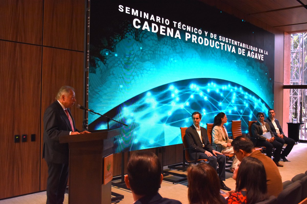 GOBusiness7's tweet photo. Celebra @CRTequila seminario de sustentabilidad en la cadena agave-tequila
https://t.co/DBv3w7zWpK https://t.co/wQbx9CriUE