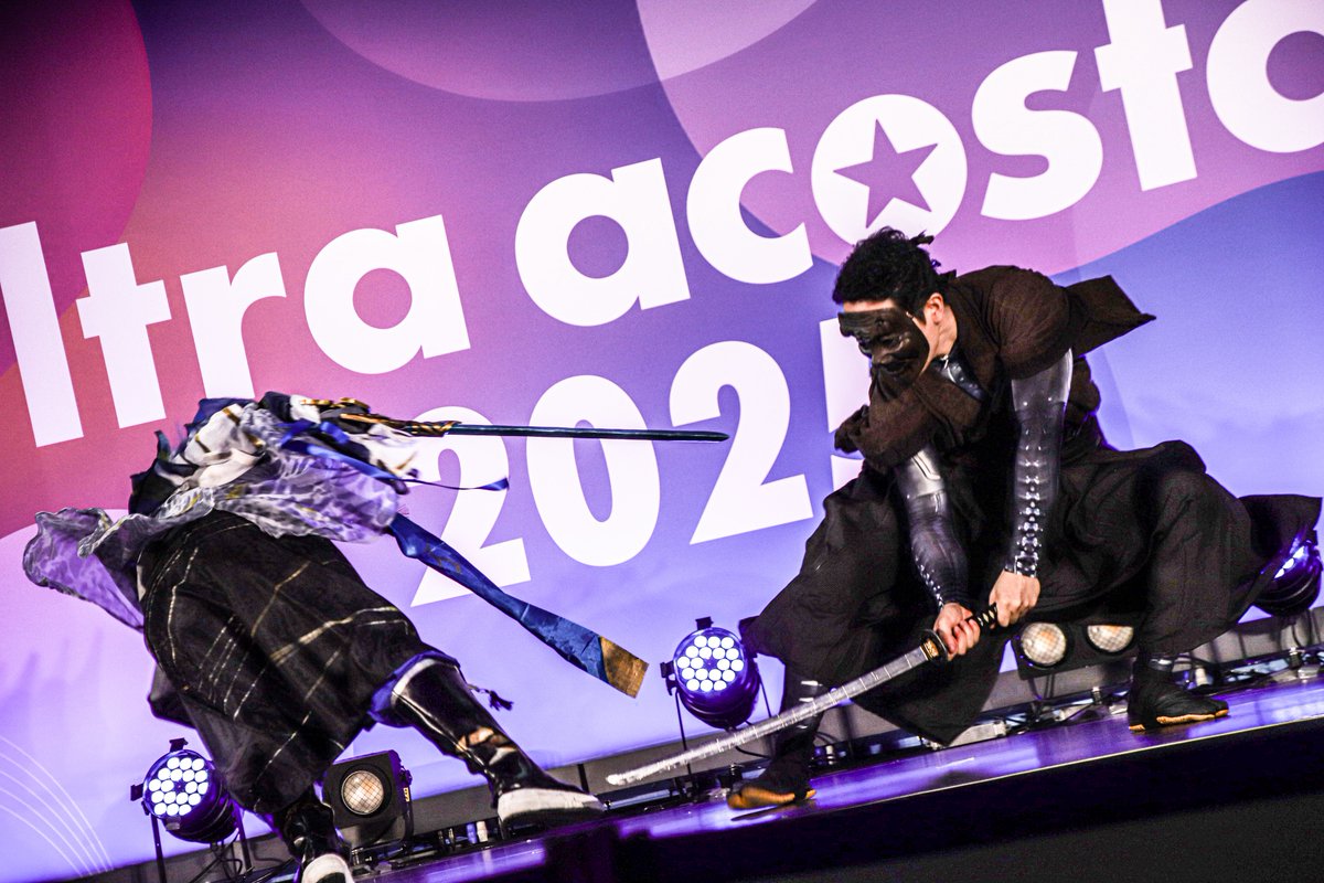 #2025年アコスタで選ぶ今年の1枚
#みおまよwithイケてるヒーローズ 

うささん<a href="/usatter16/">うさ💛11/30a!NIKKEユニでした！</a> に撮っていただいたこの1枚

お相手に尊敬して止まない杉口さん<a href="/jagar001/">杉口秀樹（株式会社モーションアクター）</a> 
兵隊さん<a href="/tendousiryuu/">元兵隊　ねん土とネオン</a> が丹精込めて作ってくれた翁面を付けて全力の真っ向を打ち込む自分

この1枚が好きで好きで仕方ない