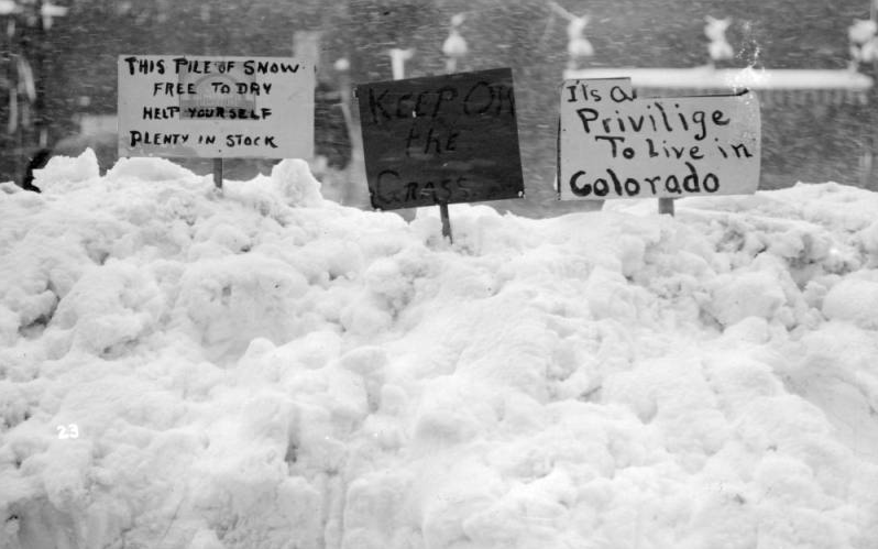 BianchiWeather's tweet photo. Denver's biggest snowstorm peaked 112 years ago today, as over 20" of snow fell on Dec. 4, 1913 alone! 

In all, 45.7" of snow fell between Dec. 1-5 (mostly on the 4+5), Denver's biggest snowstorm on record. 

It took nearly a full month to clean up!

📸: @denverlibrary 

#COwx https://t.co/dg96mLub2u