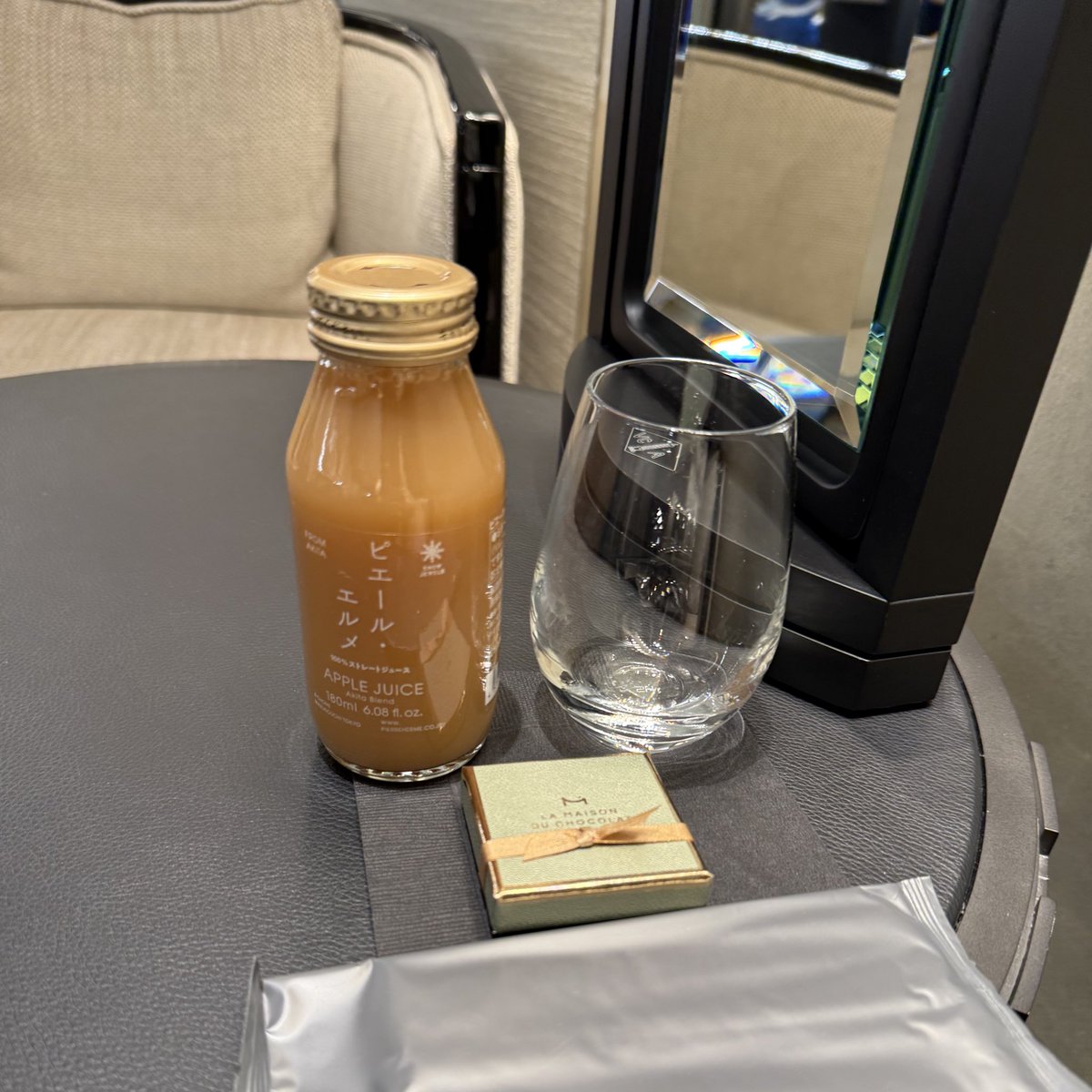 初めてジュース選んだ🍎