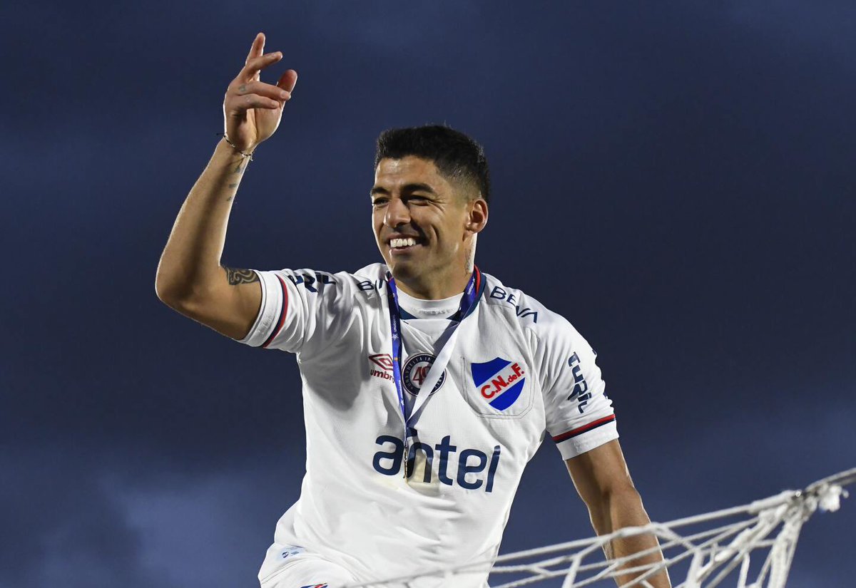 “Lo único que sé de Suárez es que tuvo un intercambio con Lodeiro. Las puertas están abiertas”

“La primer charla de este tema tiene que ser entre Jadson y Suárez”

Flavio Perchman en vivo 🔴⚪️🔵
<a href="/FlaCePer/">Flavio Perchman</a>