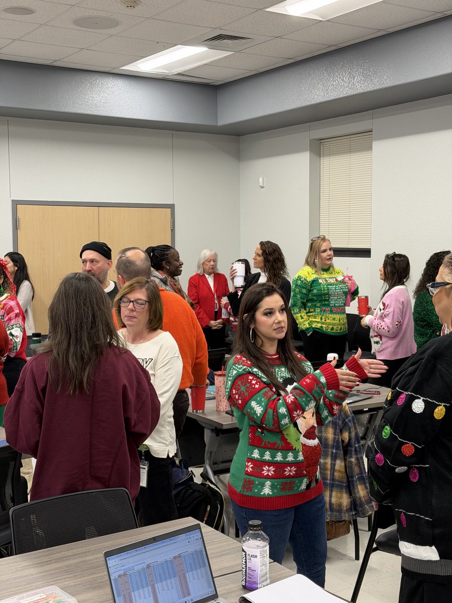 Equitable_Edu's tweet photo. Great energy at today’s DVISD Principals Meeting! Engaging conversations, meaningful collaboration, and a focus on student success. We celebrated our attendance gains, and our principals reaffirmed their commitment to improving outcomes. Proud of this team! #DVISD #Leadership https://t.co/KYRXAECHMm