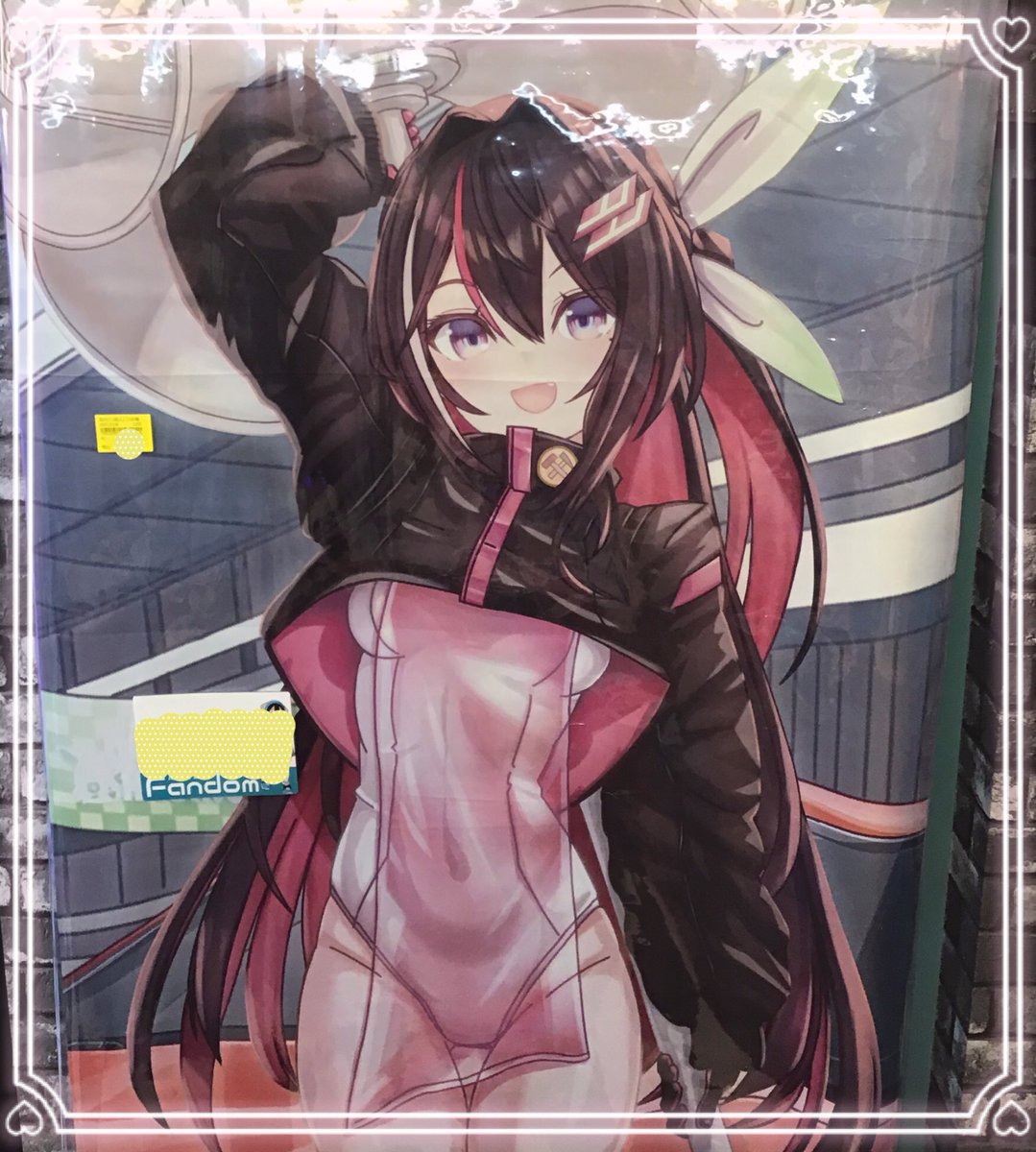 アキページ ファンダムアキバ です⚒️🩷 #AZKi ちゃんのC106 等身大タペストリー