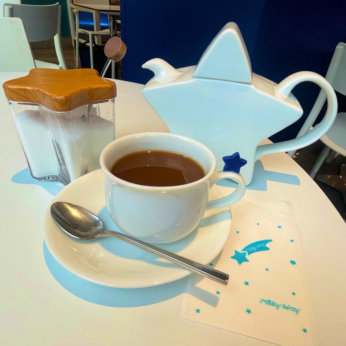 veryfuta's tweet photo. ミルキーウェイってカフェ、ずっと気になってたけど初めて入った　星のポッド可愛い〜っ https://t.co/wjtnABt1Kx